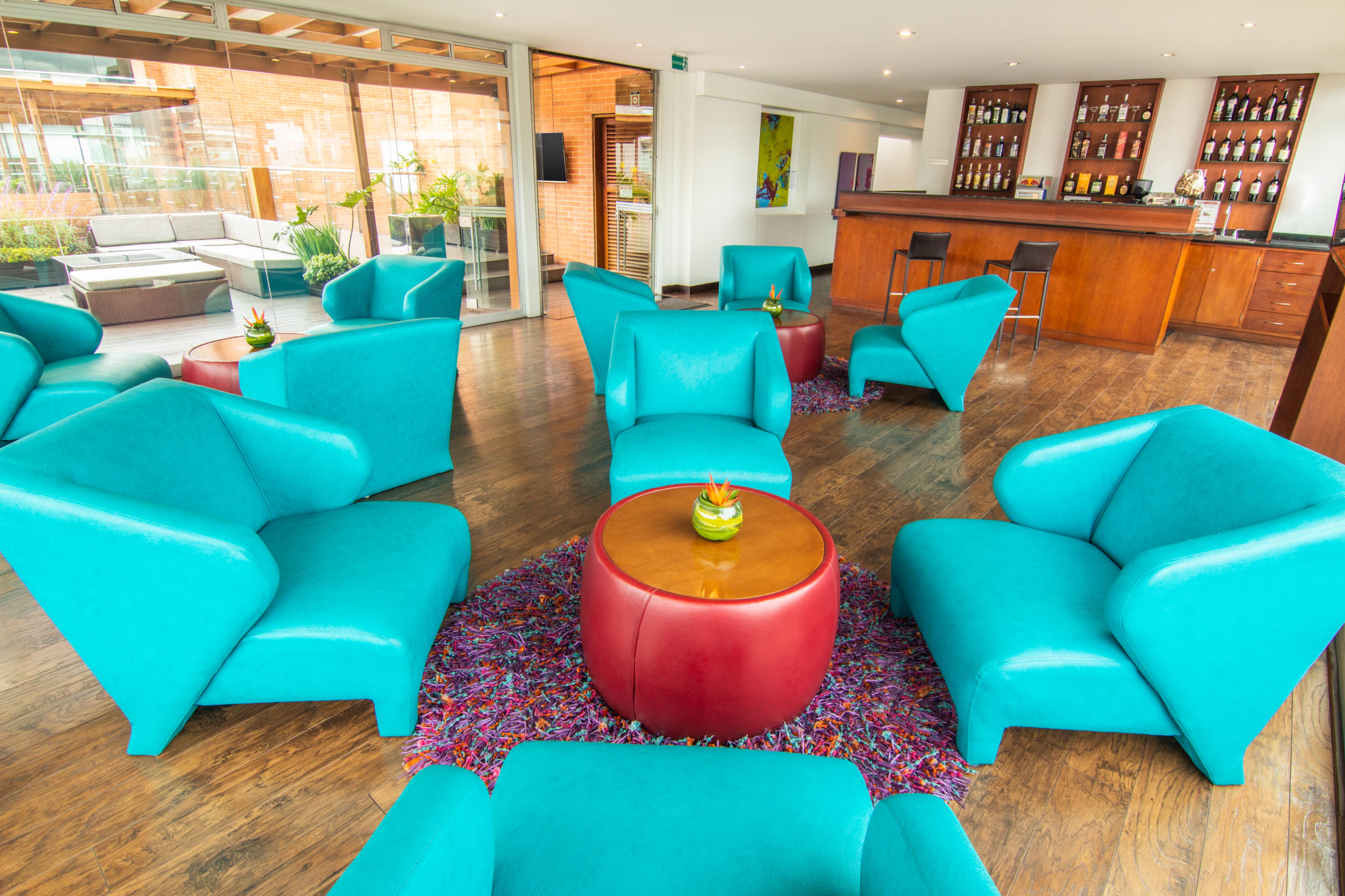 베스트 웨스턴 플러스 93 파크 호텔 보고타 외부 사진 The lounge at the airport