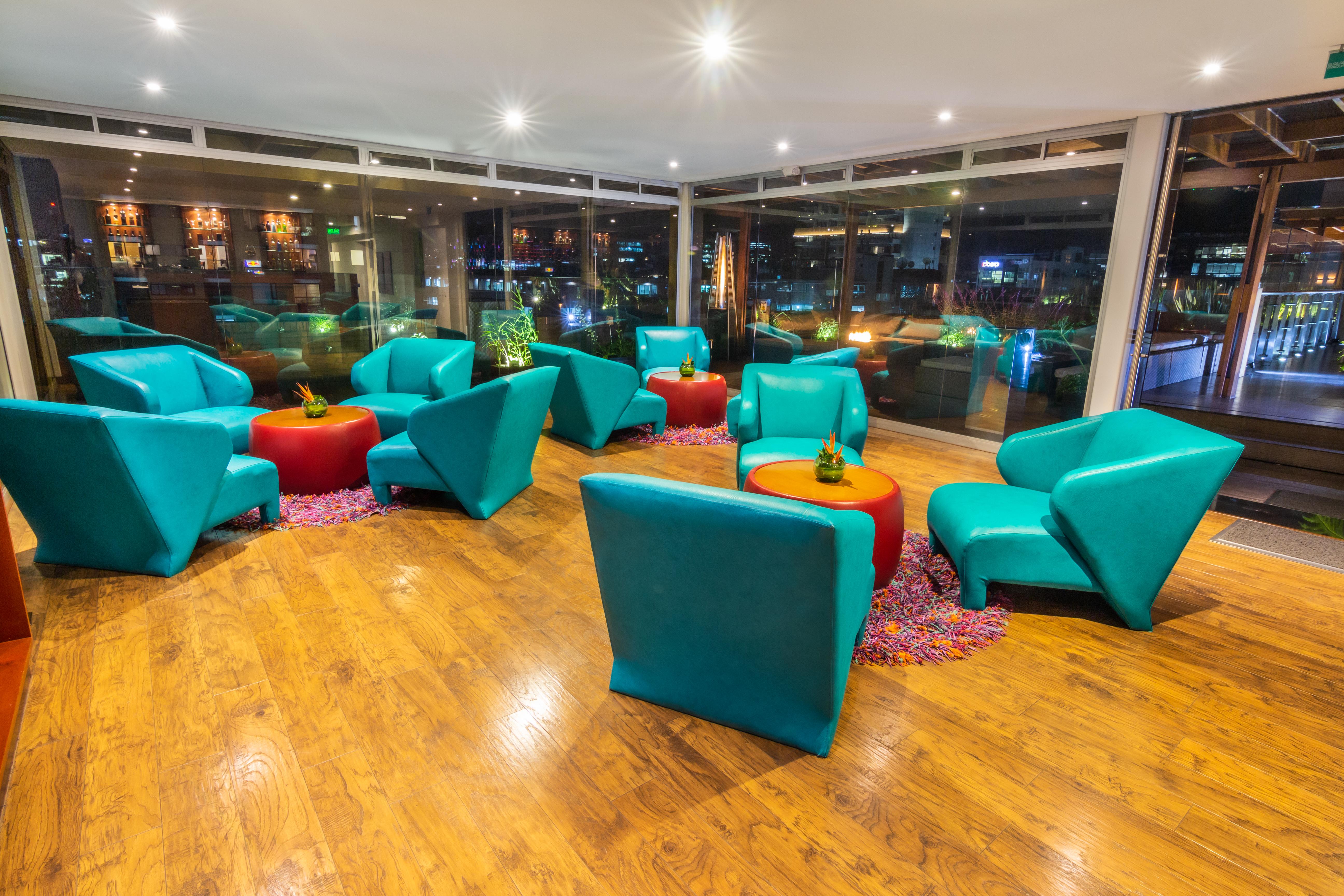 베스트 웨스턴 플러스 93 파크 호텔 보고타 외부 사진 The lounge at the airport
