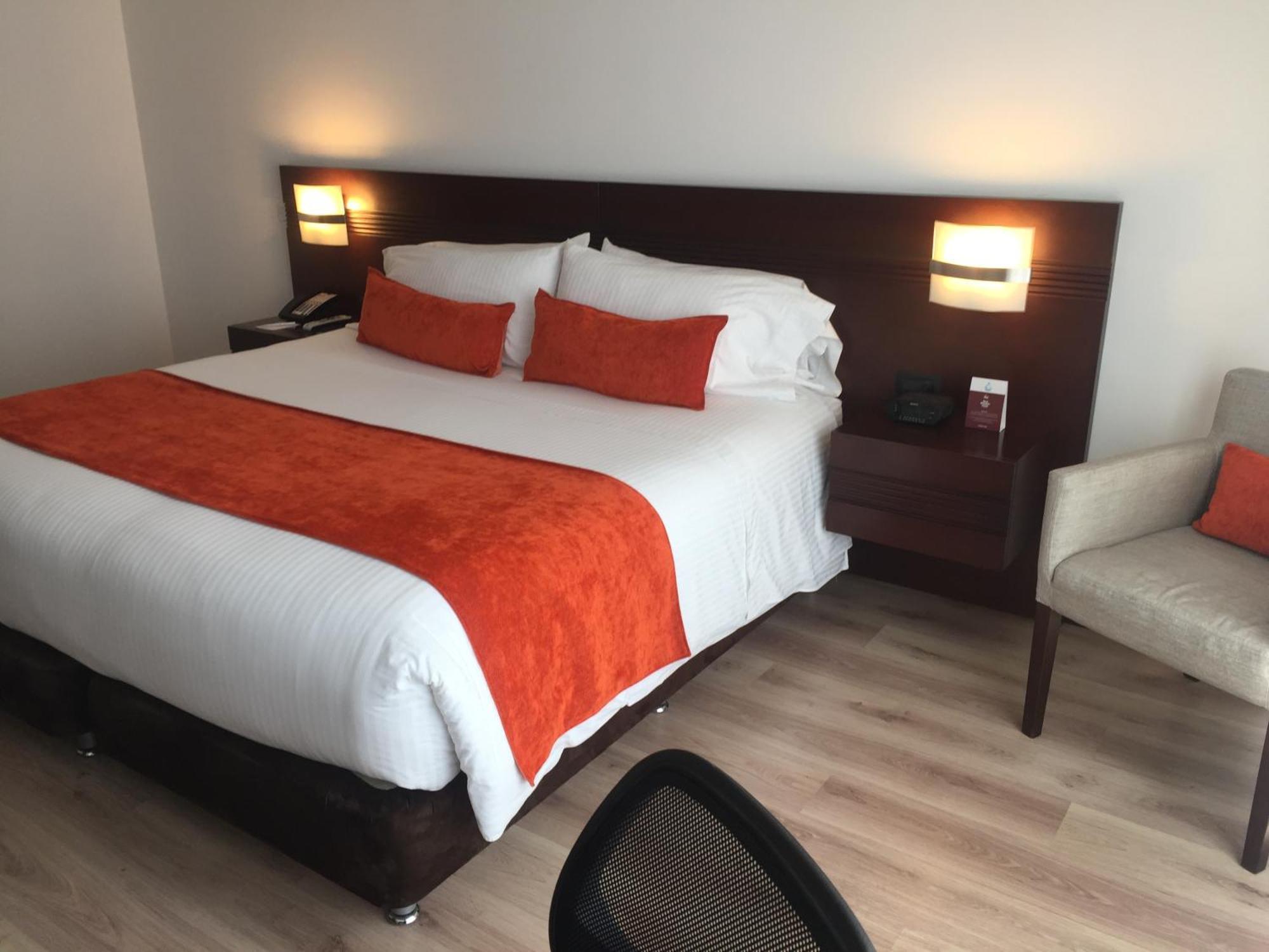 베스트 웨스턴 플러스 93 파크 호텔 보고타 외부 사진 A room at the hotel