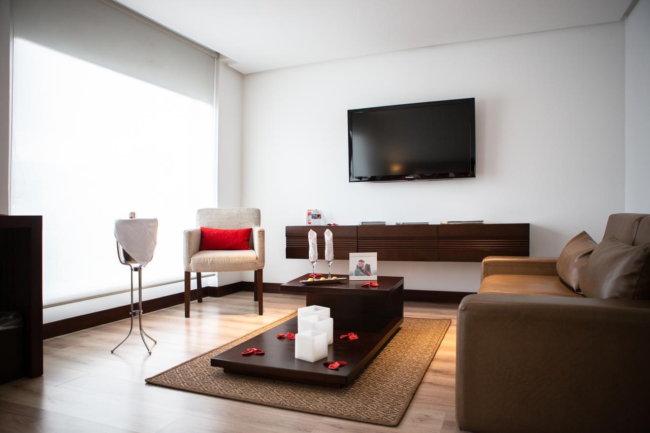 베스트 웨스턴 플러스 93 파크 호텔 보고타 외부 사진 A living room at the hotel