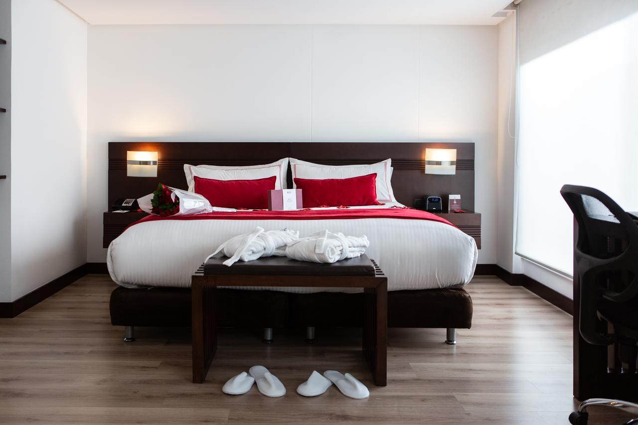 베스트 웨스턴 플러스 93 파크 호텔 보고타 외부 사진 A bedroom at the hotel